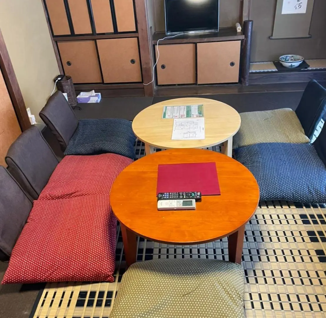 Guest house Kiyomizuan: Traditional Kyoto Machiya with Modern Renovations