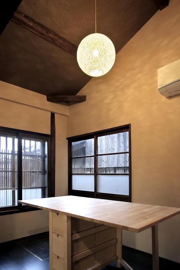 Kiyomizuan: Traditional Kyoto Machiya with Modern Renovations