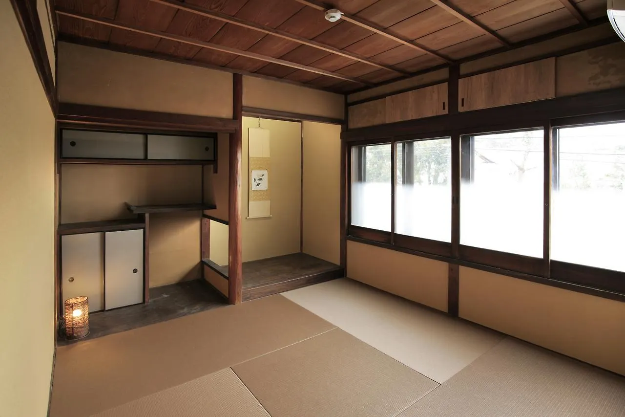 Guest house Kiyomizuan: Traditional Kyoto Machiya with Modern Renovations Japan